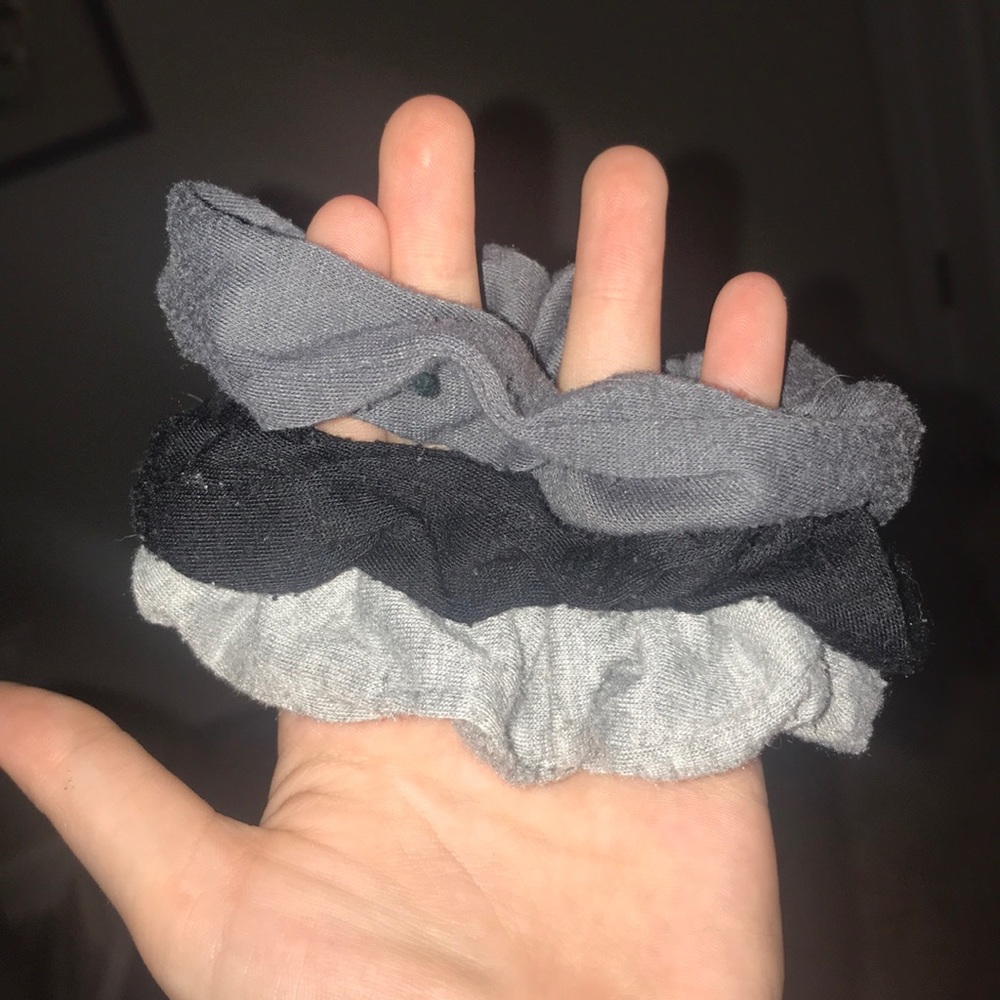 3 scrunchies